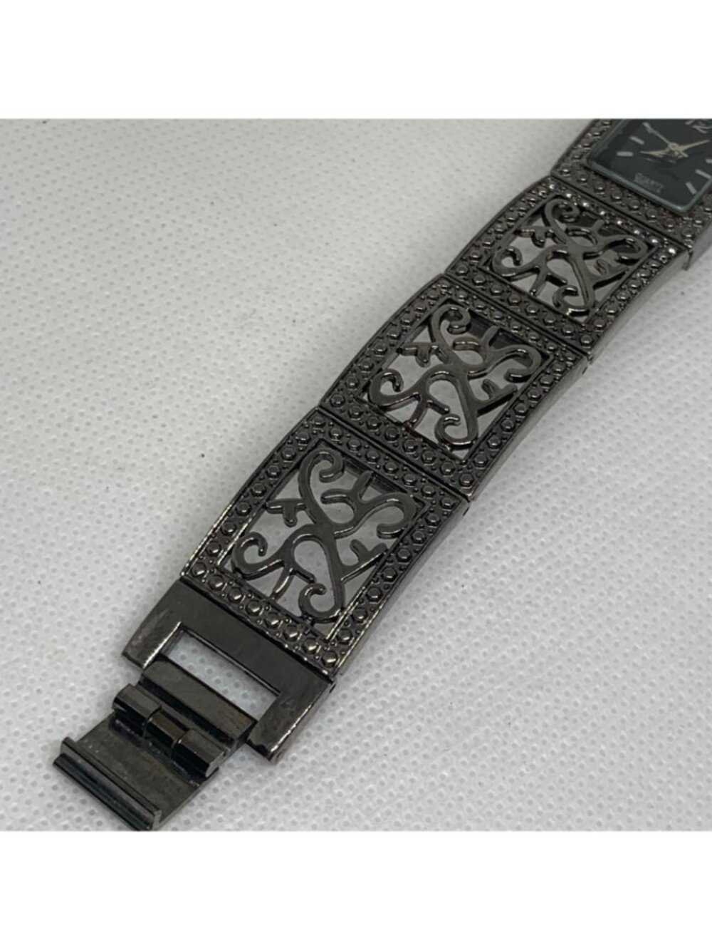 Women’s black tone watch quartz analog 20mm case black dial size 7” running - Picture 4 of 7